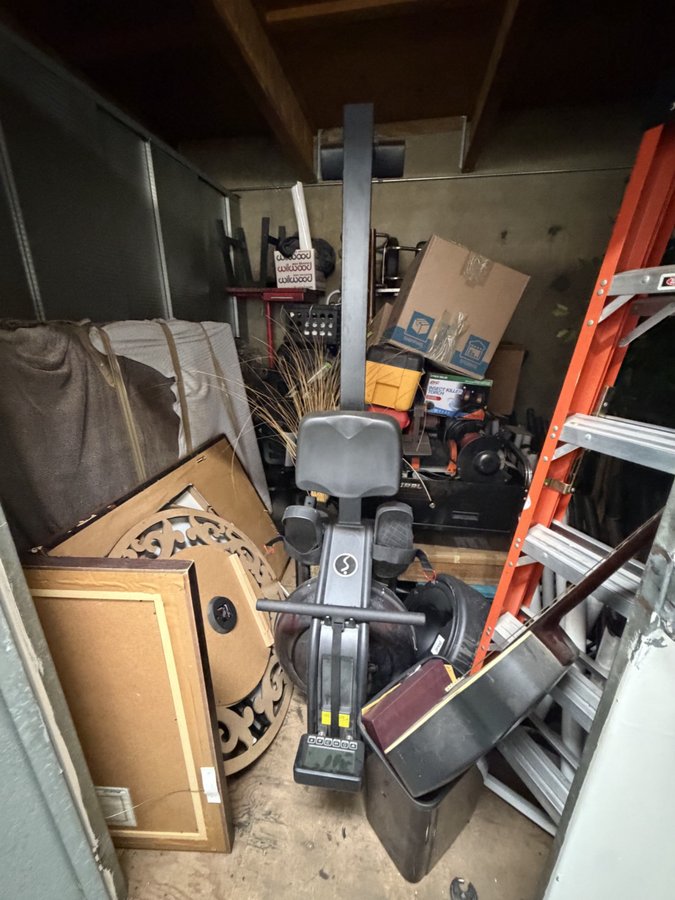 10 x 10 storage unit in Diamond Bar, CA