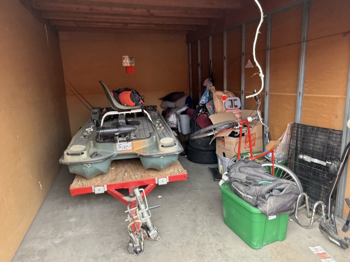 10 x 16 storage unit in Irwindale, CA