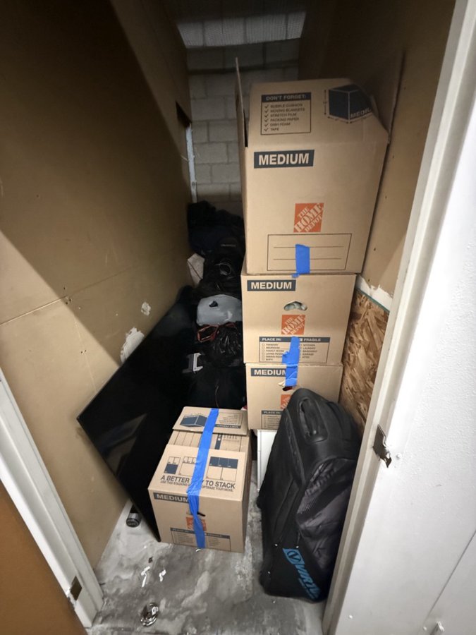 4 x 10 storage unit in City Of Industry, CA