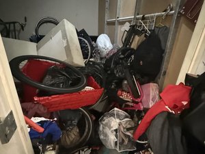 10 x 10 storage unit in Los Angeles, CA
