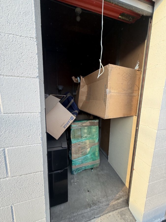 5 x 10 storage unit in Downey, CA