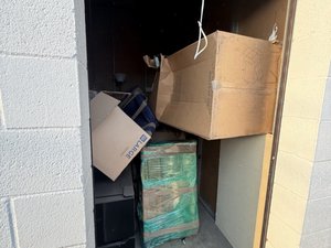 5 x 10 storage unit in Downey, CA