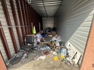 10 x 30 storage unit in Duarte, CA