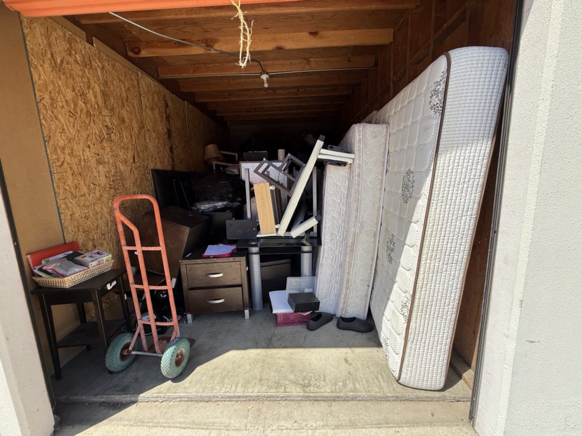 10 x 20 storage unit in La Puente, CA