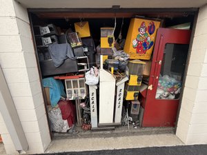 10 x 15 storage unit in Whittier, CA