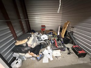 10 x 10 storage unit in Duarte, CA