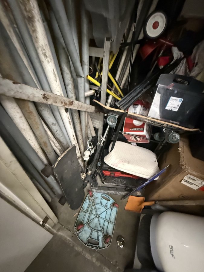 5 x 10 storage unit in La Puente, CA