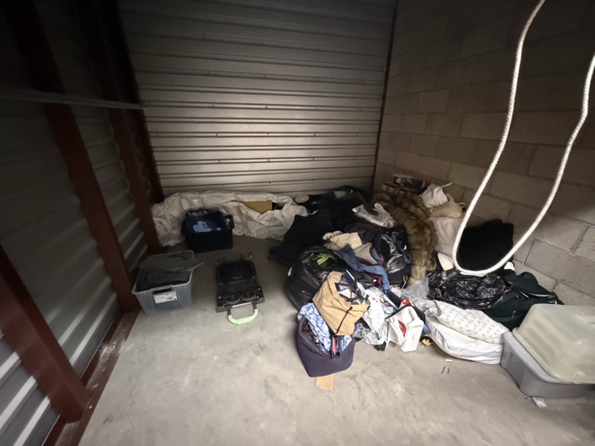 10 x 10 storage unit in Duarte, CA