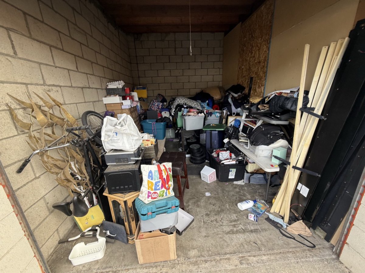 10 x 15 storage unit in Whittier, CA