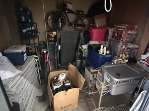 10 x 10 storage unit in La Puente, CA