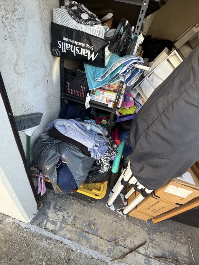 7 x 11 storage unit in Whittier, CA