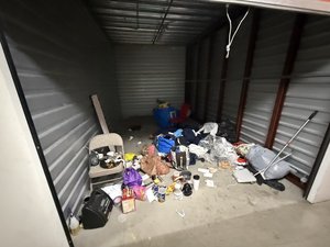 10 x 17 storage unit in Duarte, CA