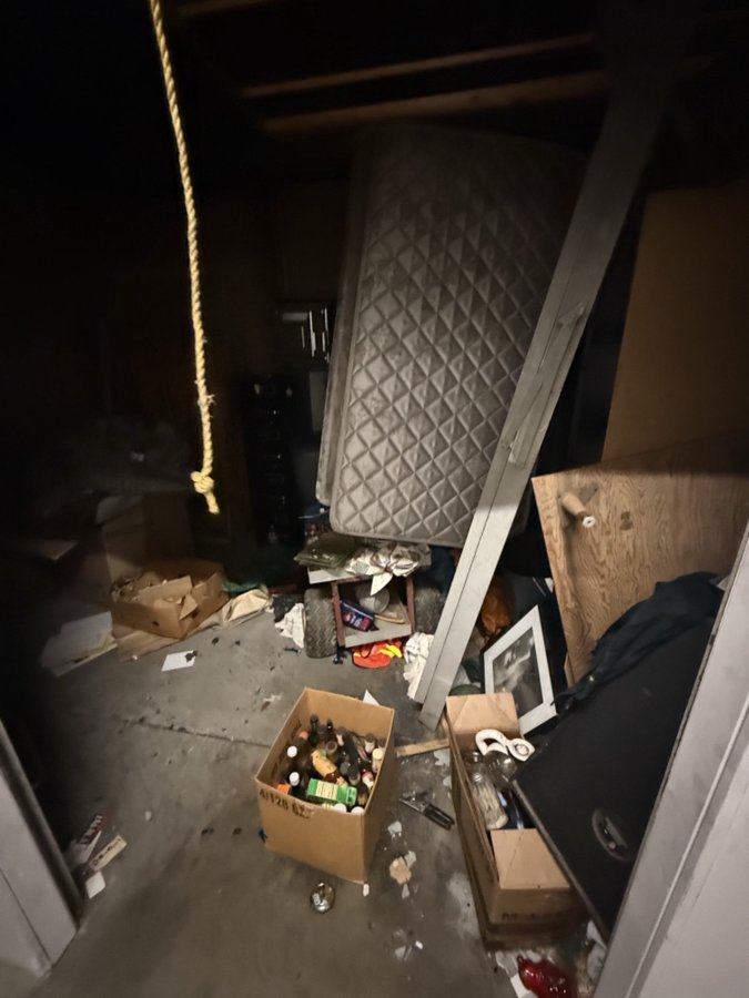 10 x 15 storage unit in Duarte, CA