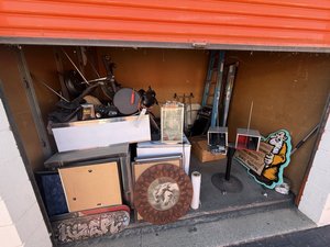 10 x 10 storage unit in Pico Rivera, CA