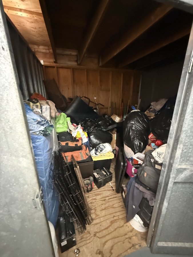 9 x 10 storage unit in Monterey Park, CA