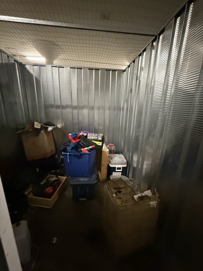 10 x 9 storage unit in Whittier, CA