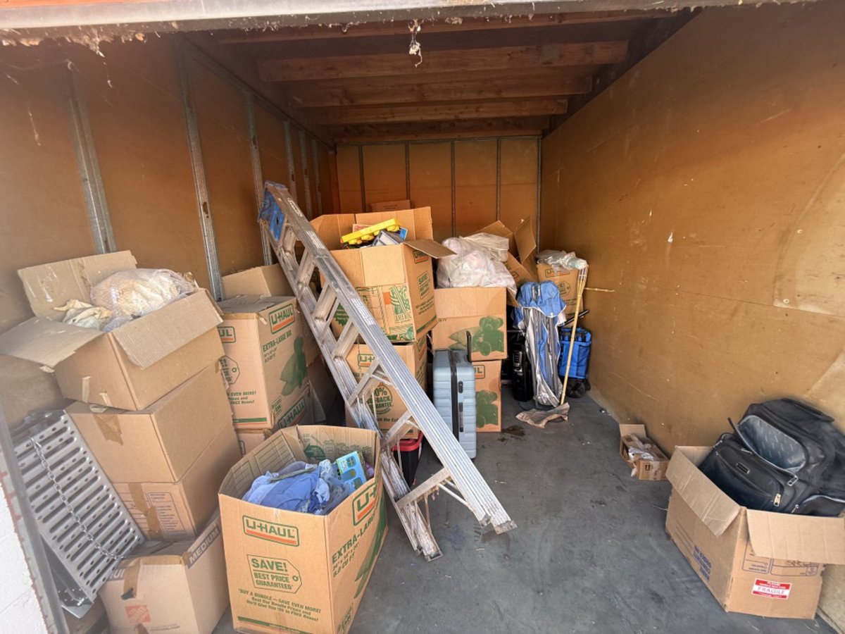 10 x 15 storage unit in Pico Rivera, CA