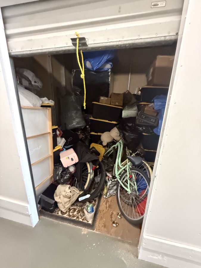 10 x 10 storage unit in Whittier, CA