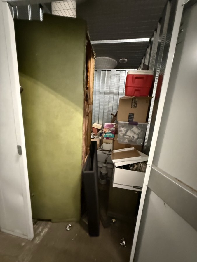 5 x 10 storage unit in Whittier, CA