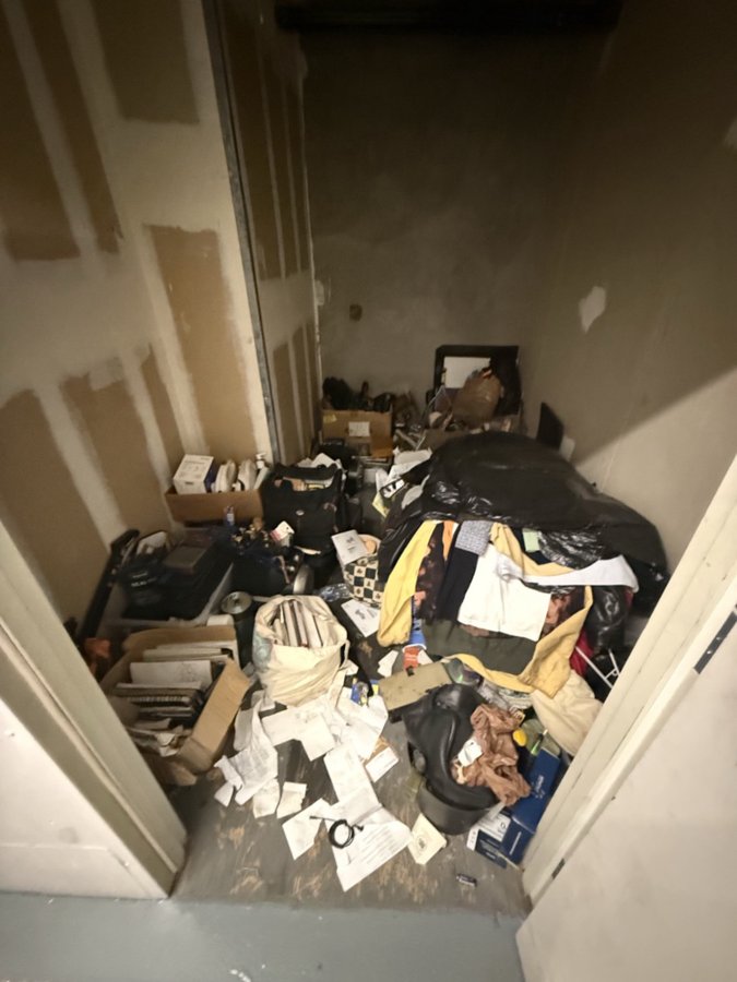7 x 10 storage unit in Los Angeles, CA