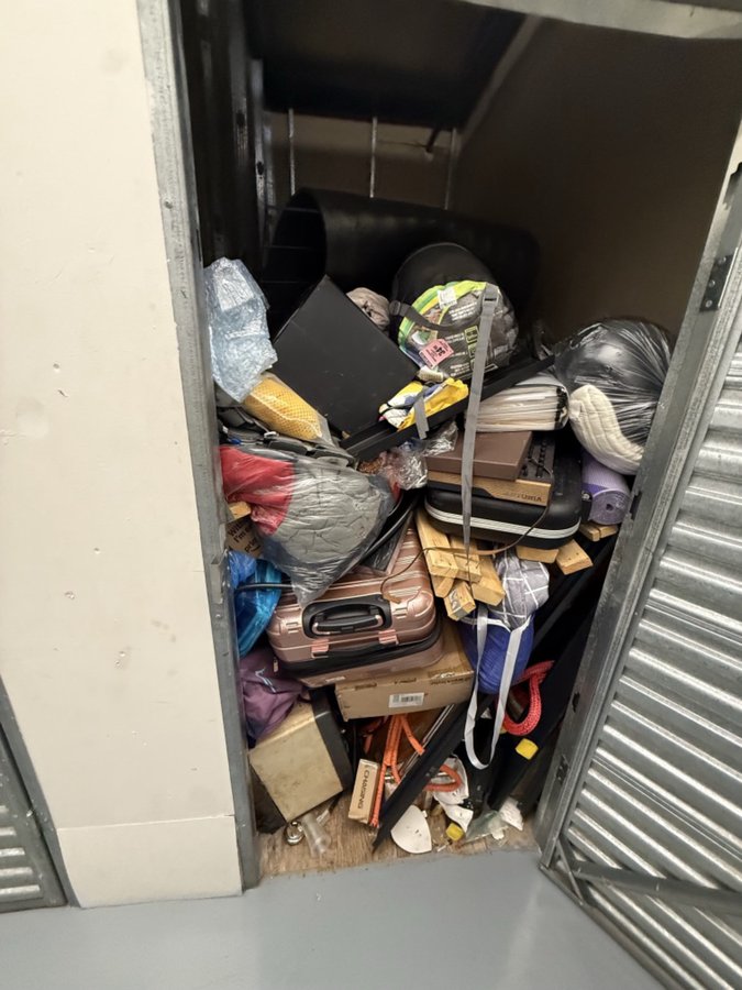5 x 10 storage unit in Los Angeles, CA