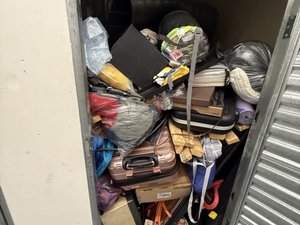 5 x 10 storage unit in Los Angeles, CA