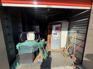 10 x 30 storage unit in Pico Rivera, CA