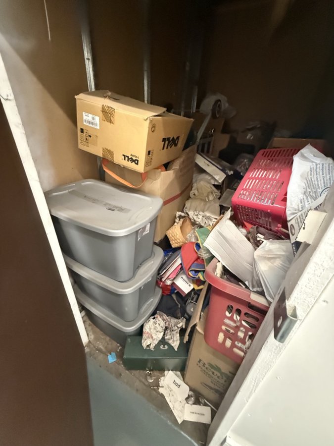 5 x 10 storage unit in Downey, CA