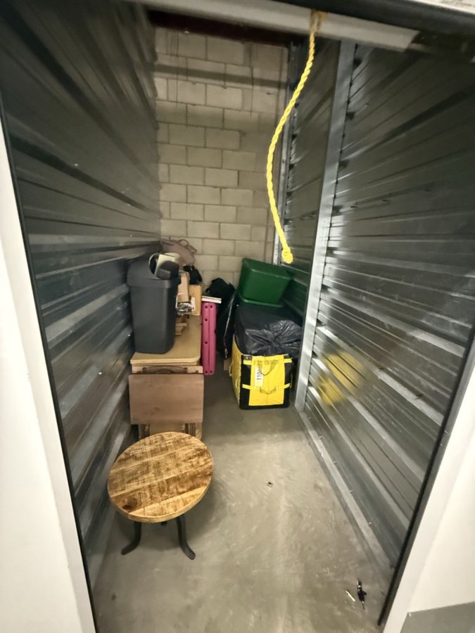5 x 10 storage unit in Pico Rivera, CA