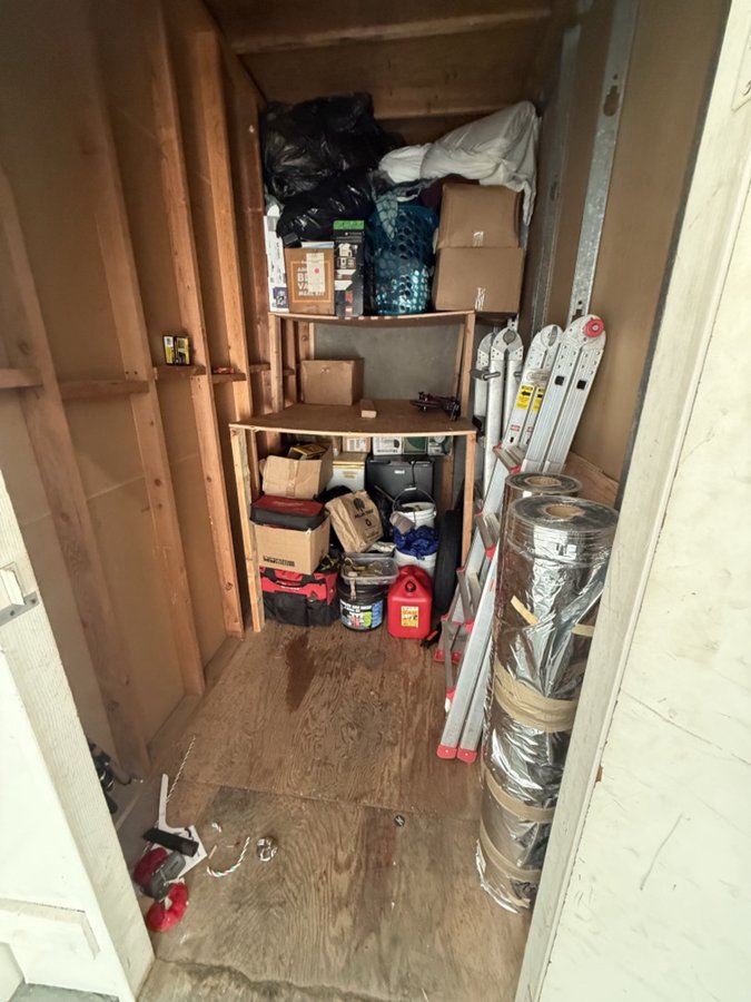 5 x 10 storage unit in Downey, CA