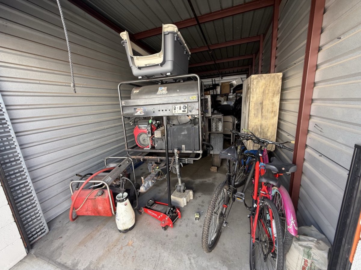 10 x 30 storage unit in Rancho Cucamonga, CA