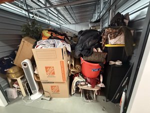 10 x 15 storage unit in Covina, CA
