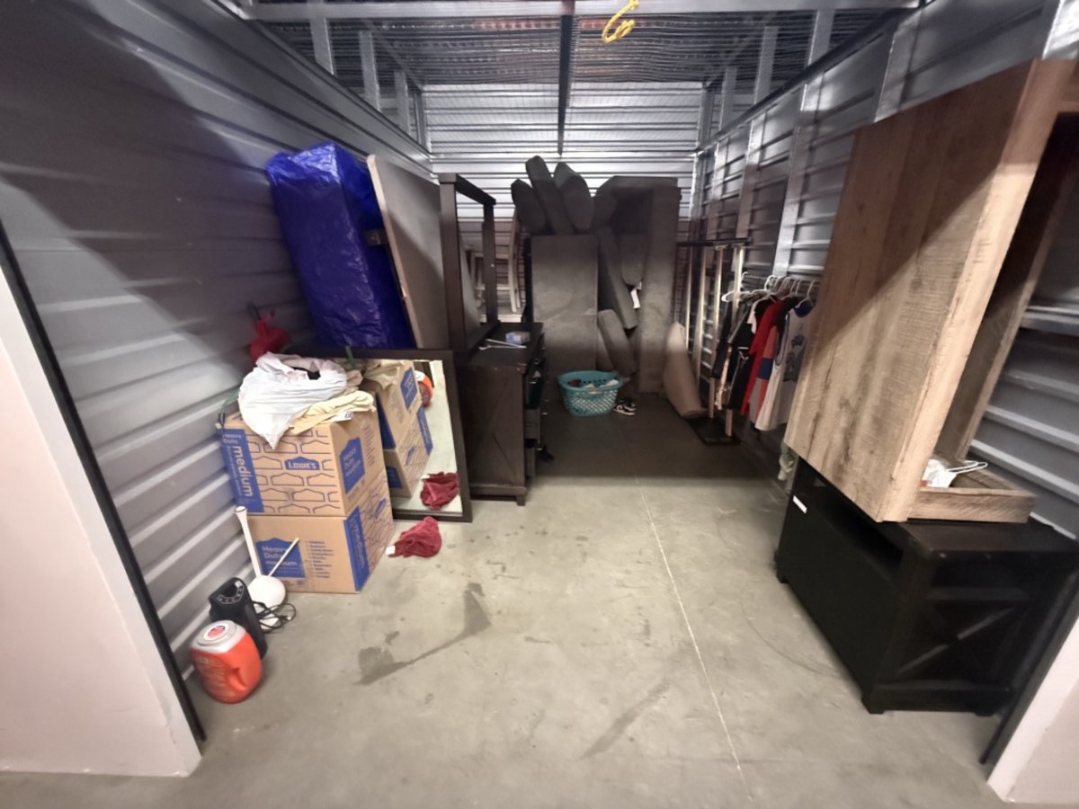 10 x 15 storage unit in Rancho Cucamonga, CA