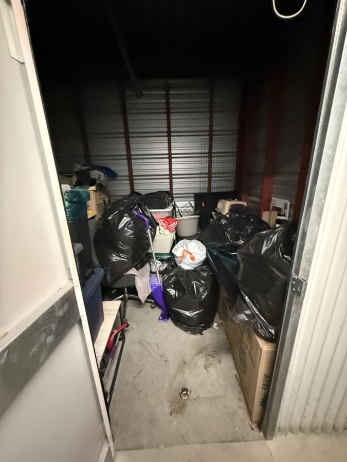 8 x 10 storage unit in Montclair, CA