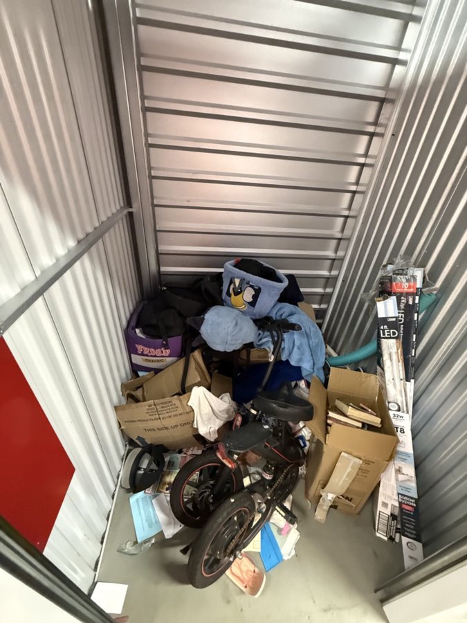 5 x 5 storage unit in Covina, CA