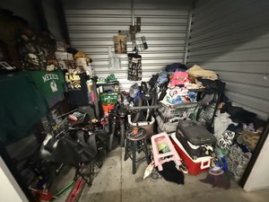 10 x 7 storage unit in West Covina, CA
