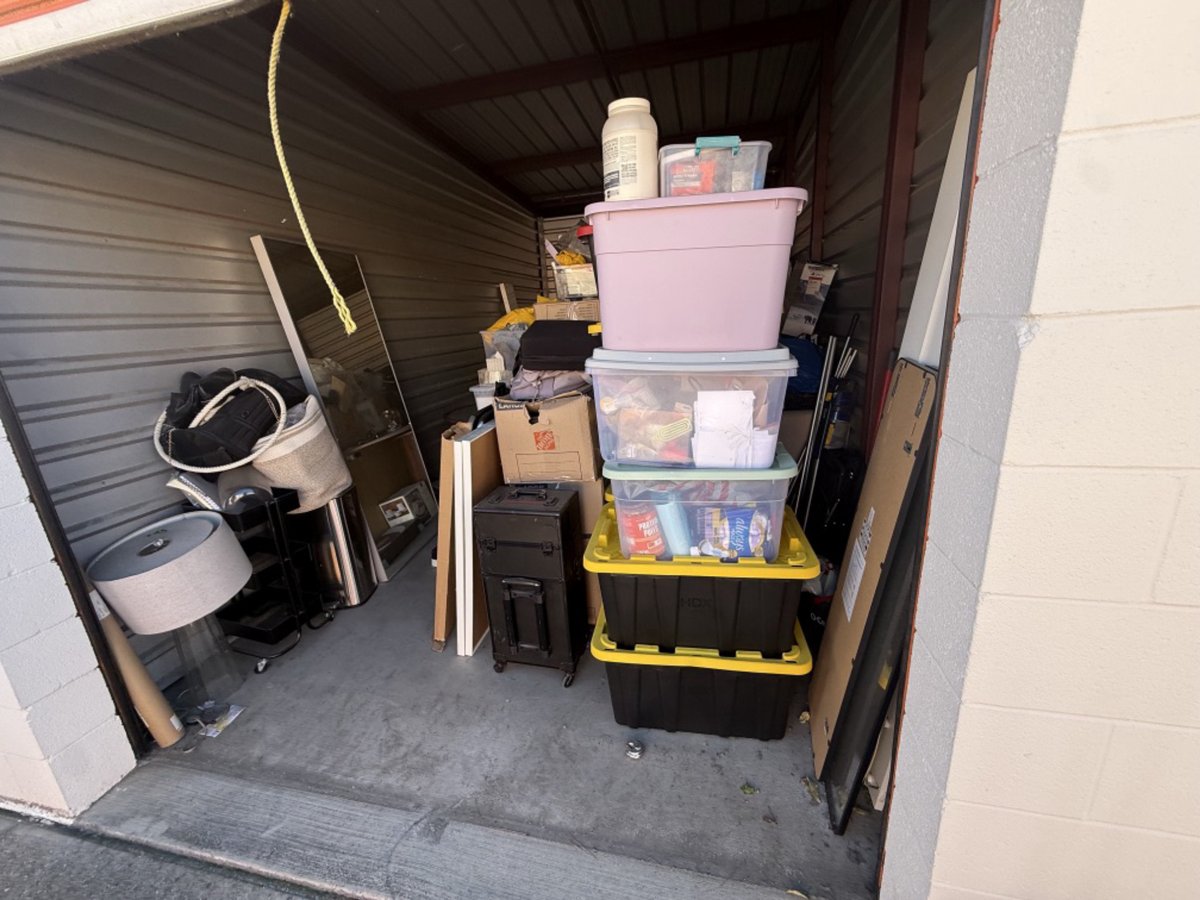 10 x 20 storage unit in Rancho Cucamonga, CA