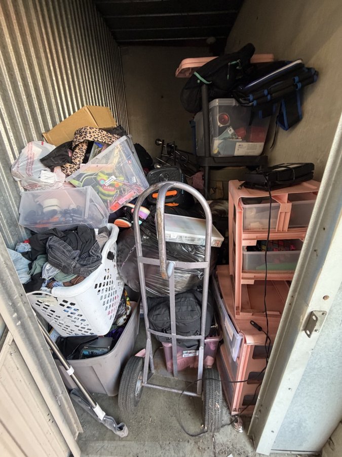 5 x 10 storage unit in Montclair, CA
