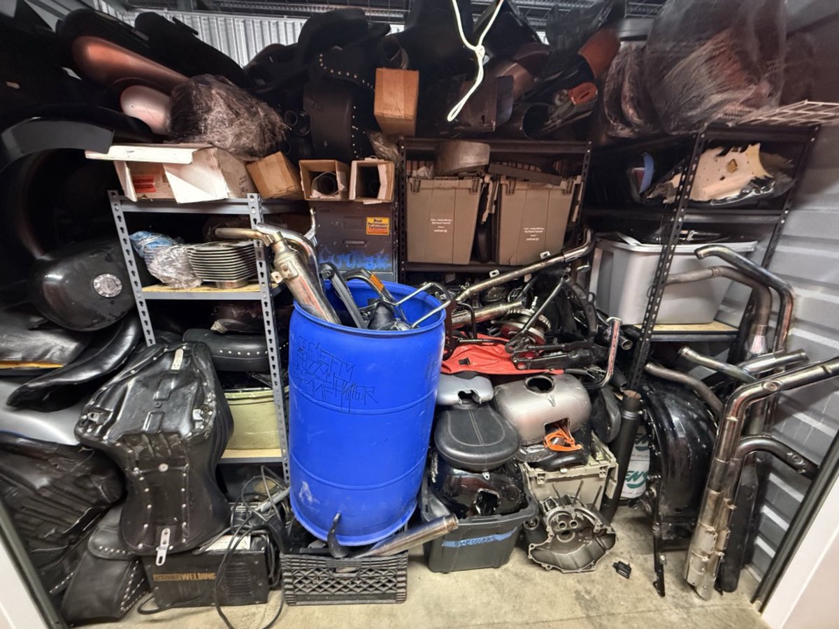 10 x 5 storage unit in Covina, CA