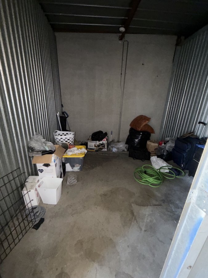 10 x 10 storage unit in Montclair, CA