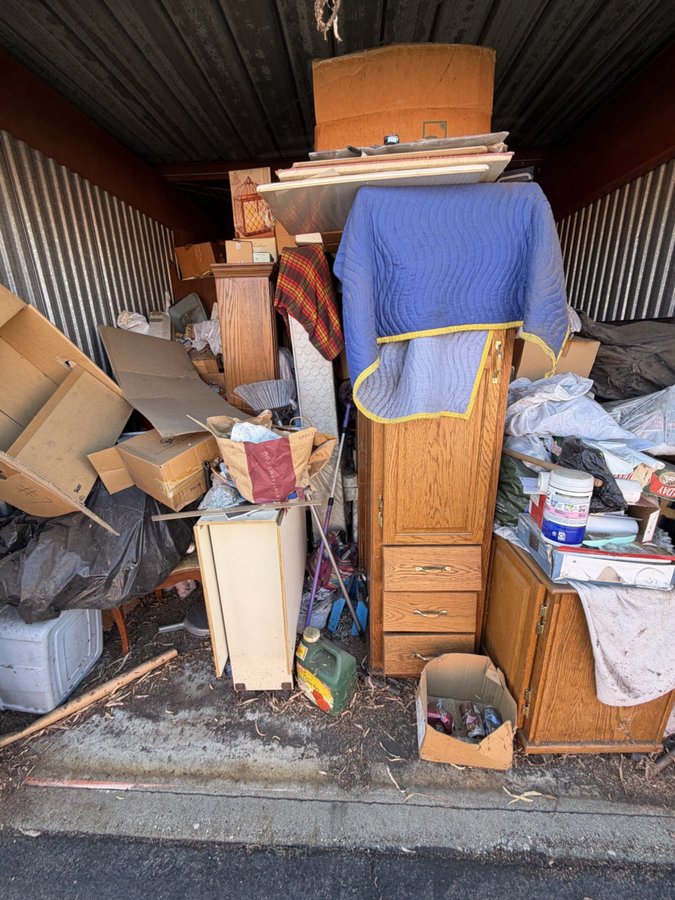 10 x 20 storage unit in Montclair, CA