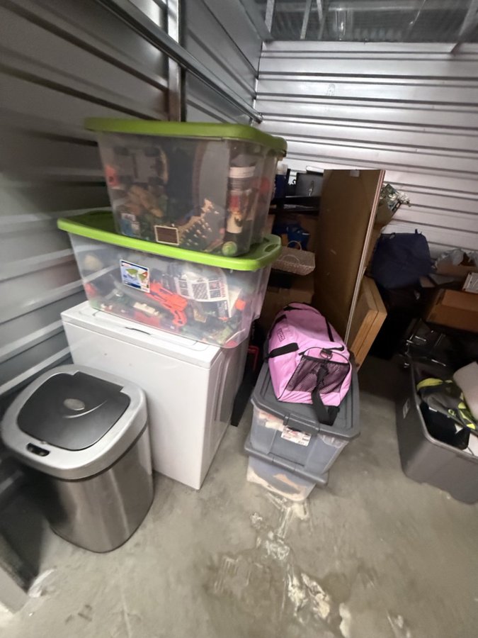 10 x 10 storage unit in Rancho Cucamonga, CA