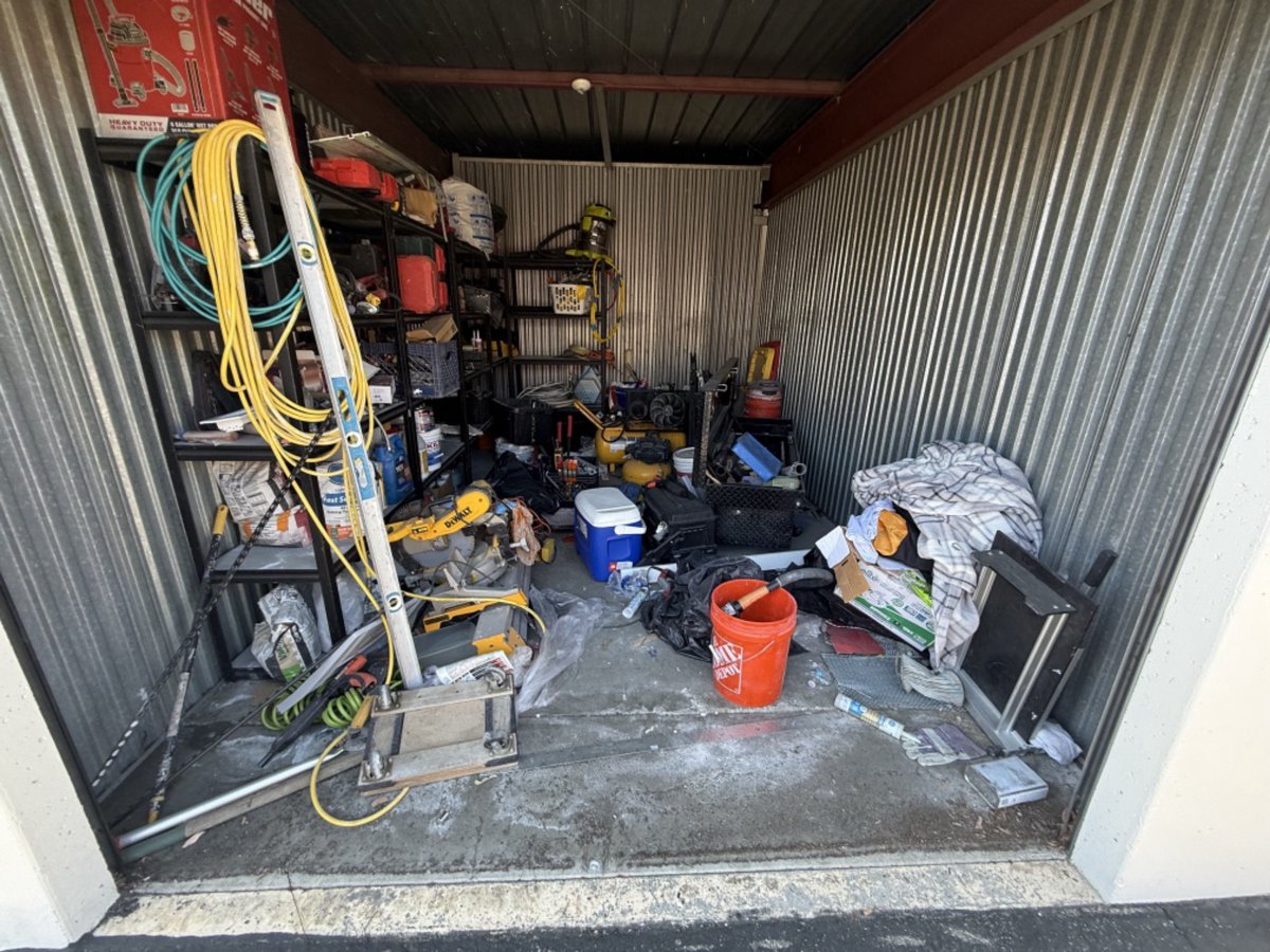 10 x 15 storage unit in Montclair, CA