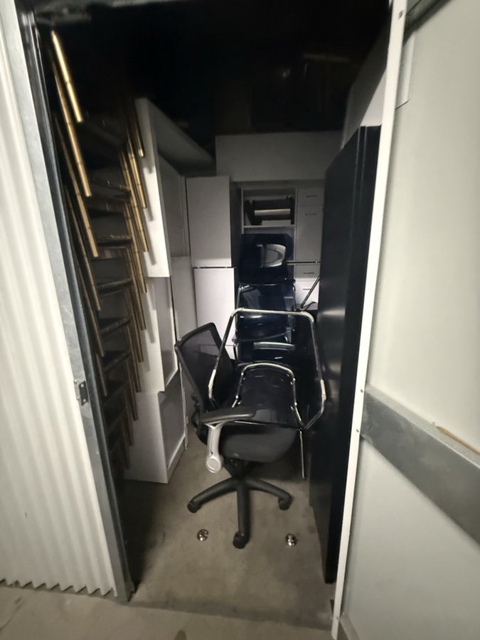 7 x 10 storage unit in Montclair, CA