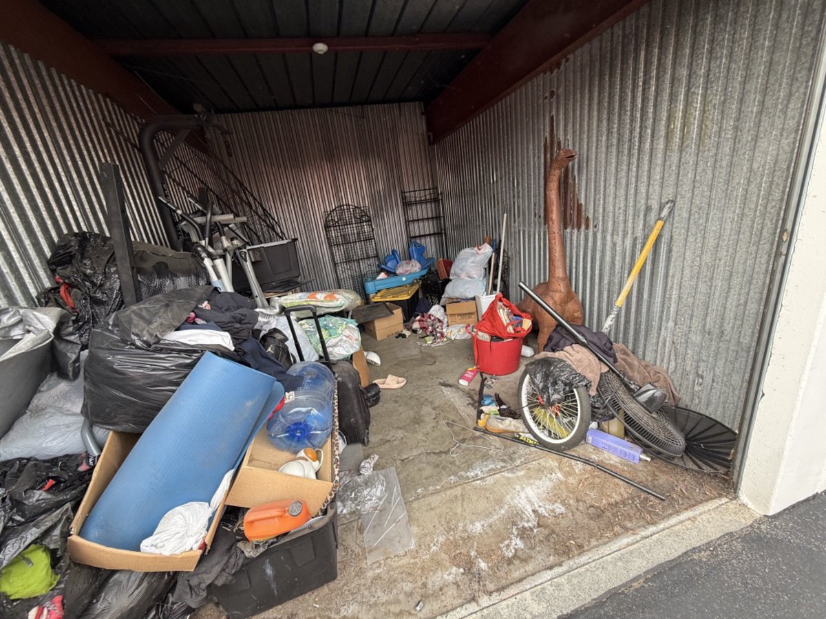 10 x 15 storage unit in Montclair, CA