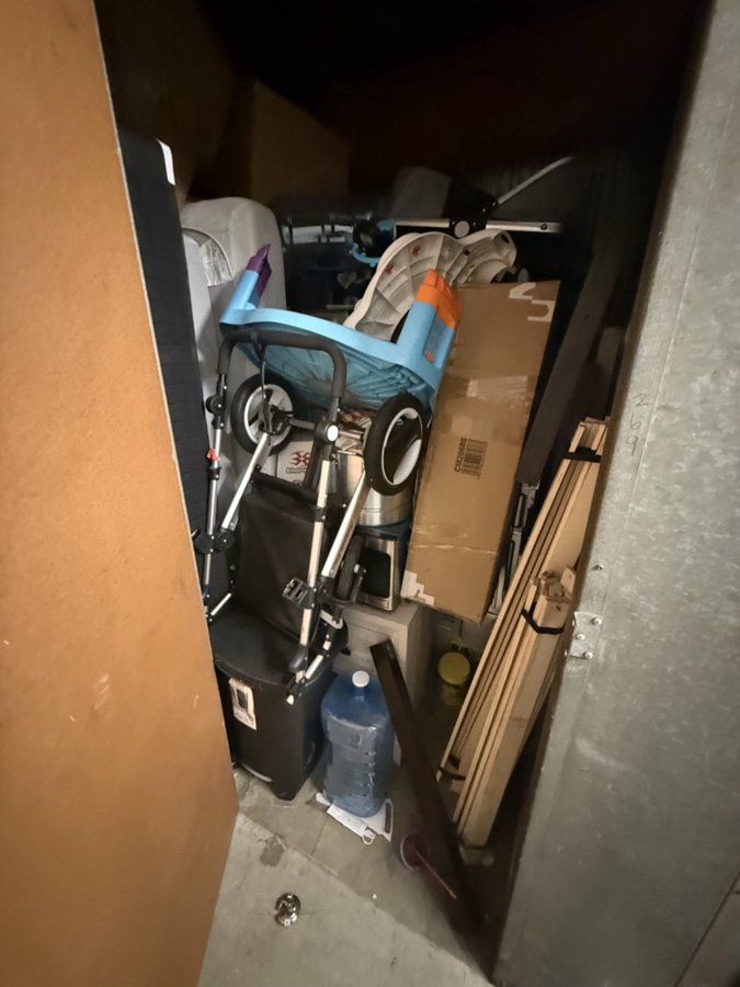 5 x 10 storage unit in Montclair, CA