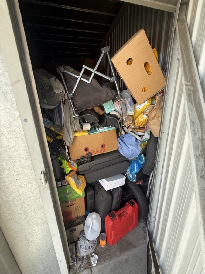 5 x 10 storage unit in Montclair, CA