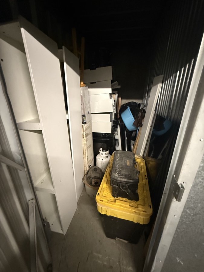 5 x 10 storage unit in Montclair, CA