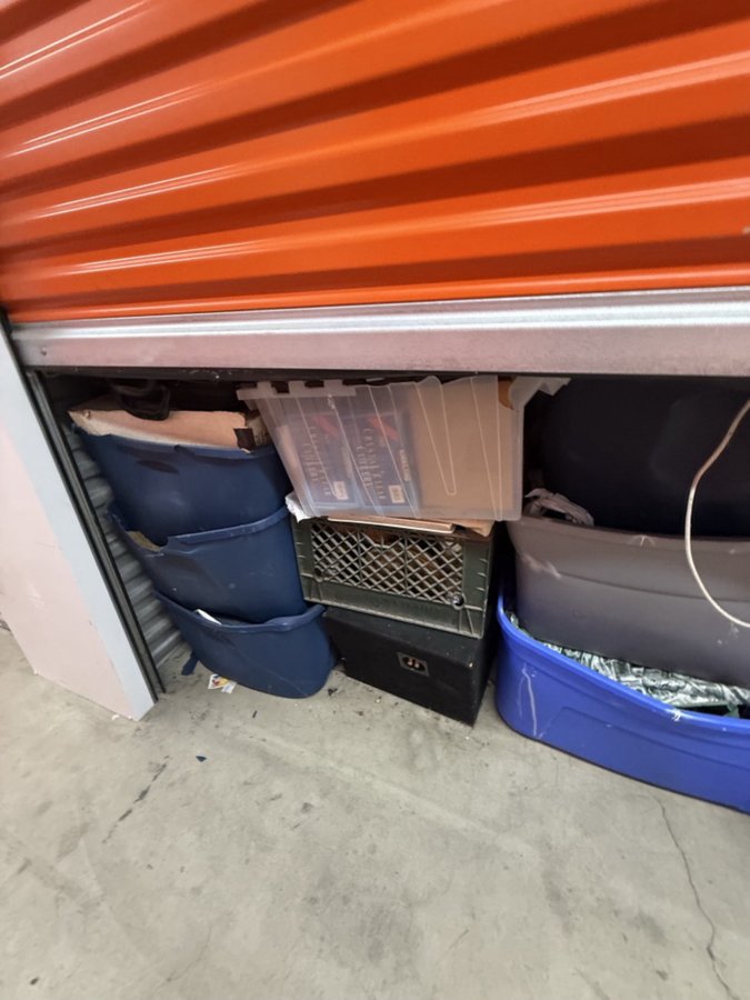 10 x 18 storage unit in Rancho Cucamonga, CA