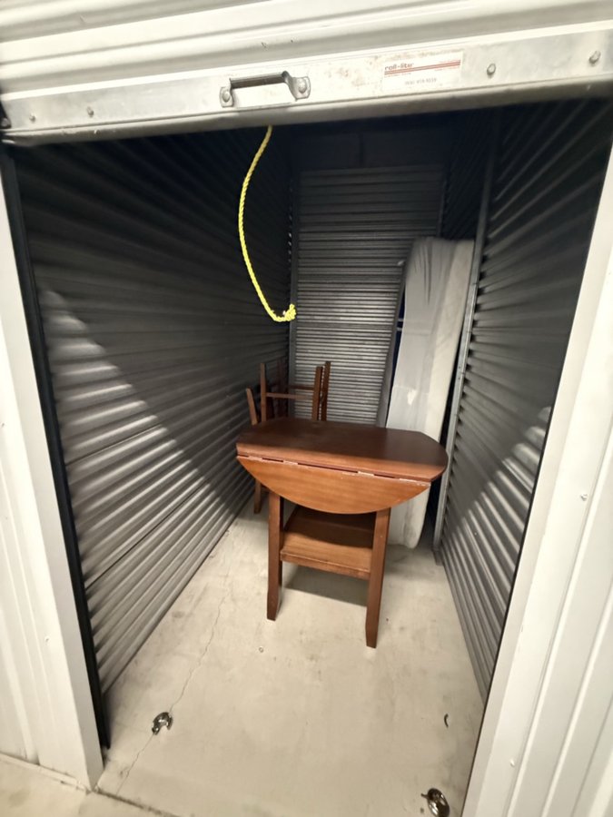 5 x 10 storage unit in Rancho Cucamonga, CA